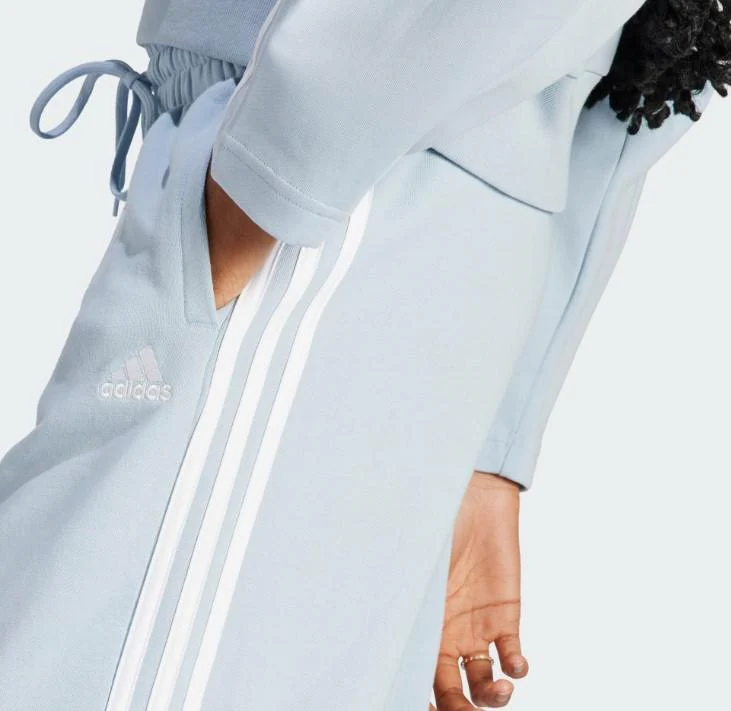 3 Stripes - Image 5