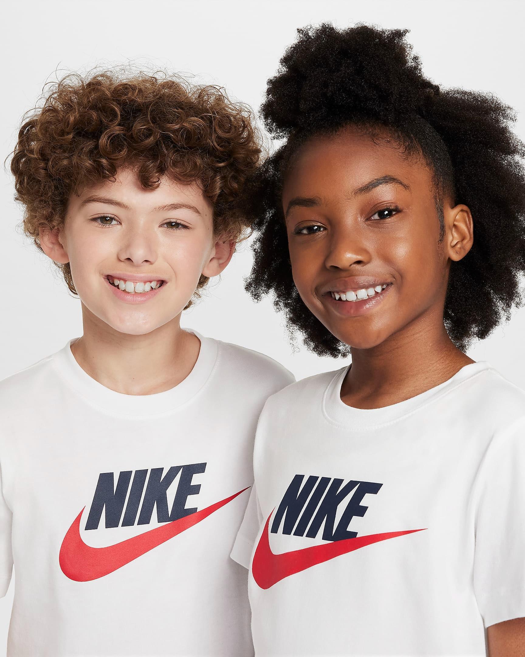 Nike SportswearT-shirt - Image 3
